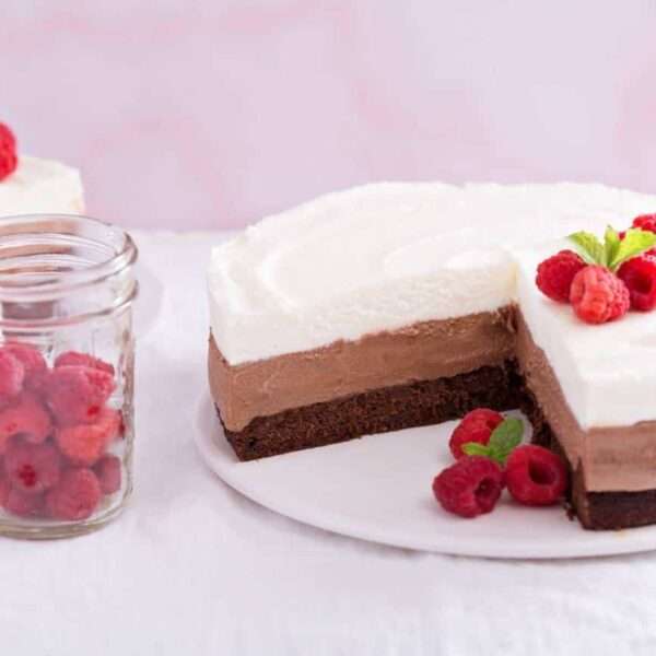 Tarta de tres chocolates