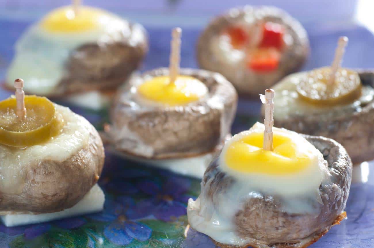 Receta de entrante de champiñones curiosos con huevo de codorniz 1 champiñones curiosos con huevo de codorniz