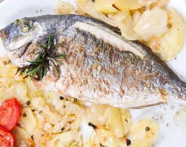 Dorada asada con hinojo