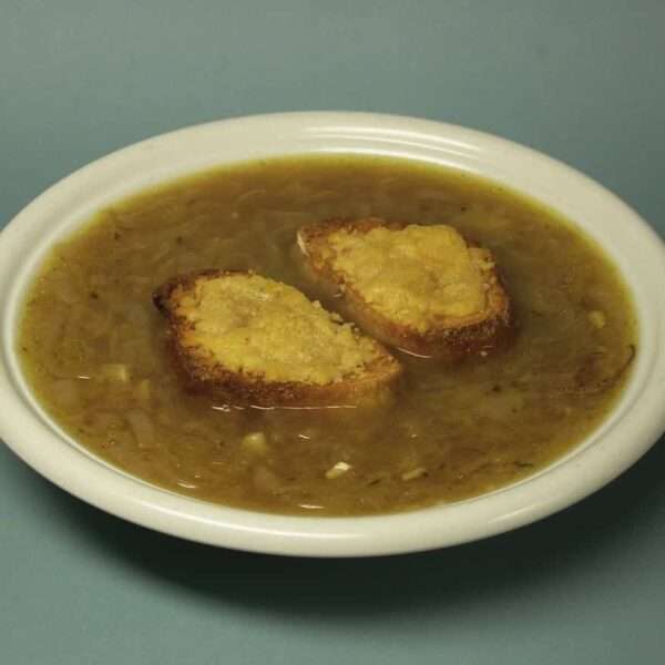 Sopa de cebolla al vino