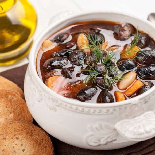 Sopa de judías pintas: receta cremosa y reconfortante con jamón