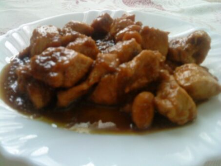 pollo con almendras