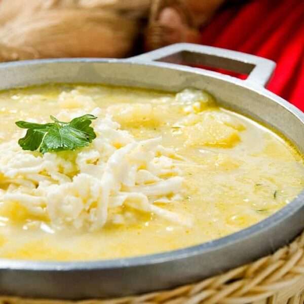 Receta de sopa de queso y legumbres