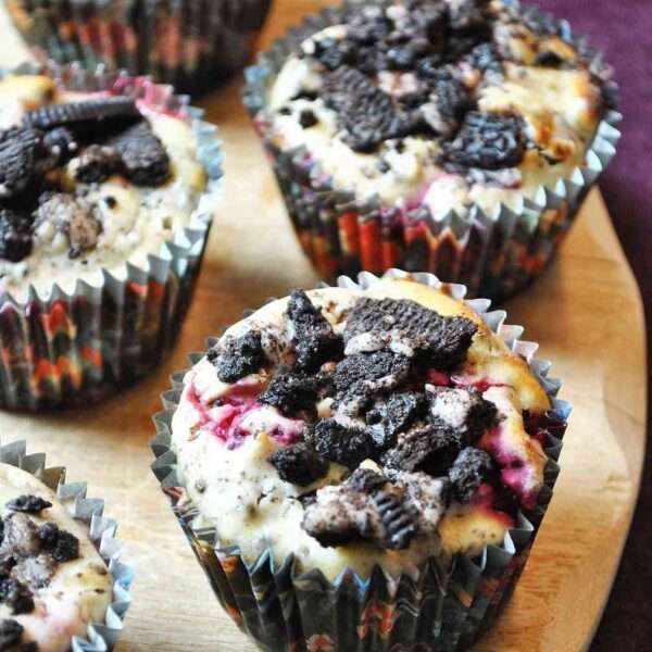 Muffins de frambuesa y vainilla con Oreo