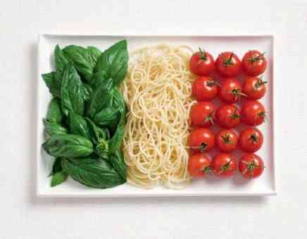 italy flag made from food 600x468