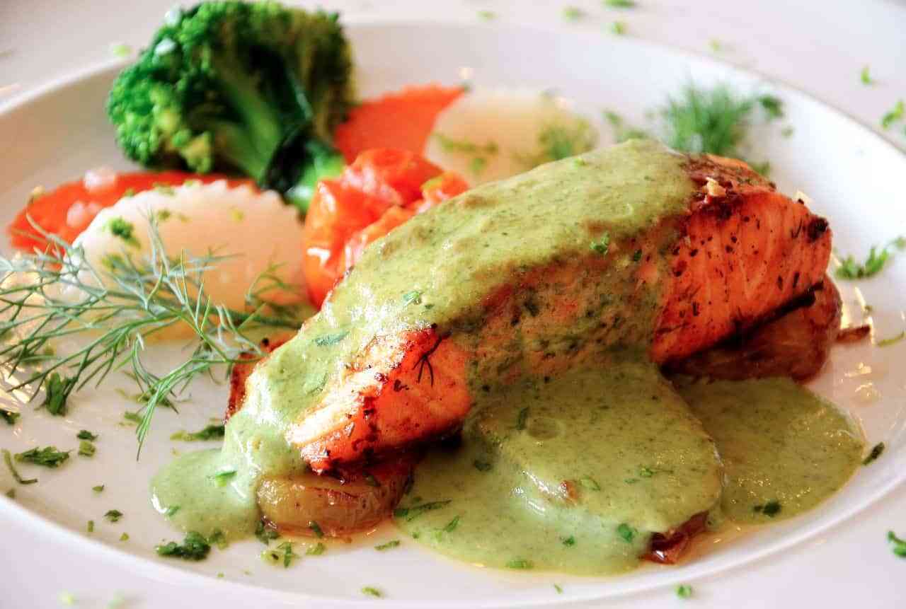 salmon en salsa verde