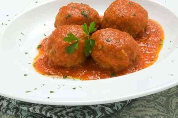 Receta de albóndigas en salsa de tomate