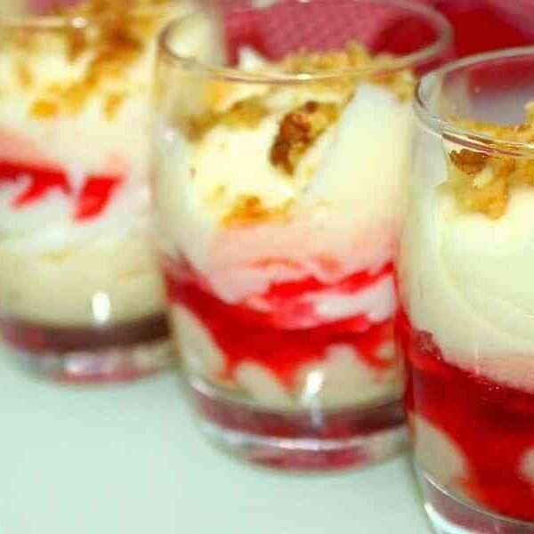 Receta de copa de mascarpone con mermelada de cereza
