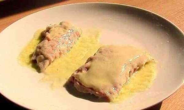 Pollo con salsa de queso
