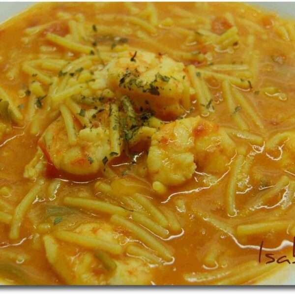 Sopa de fideos con langostinos