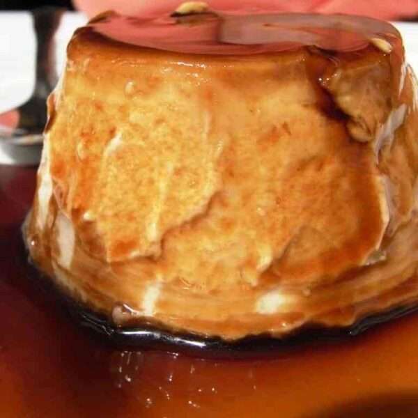 Flan de coco con deliciosa crema de piña