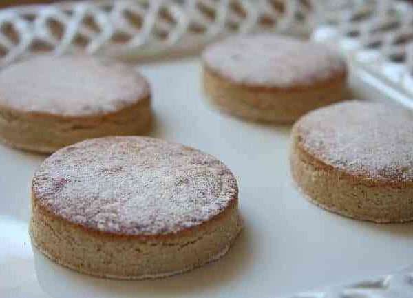 Polvorones de canela perfectos para tomar en Navidad