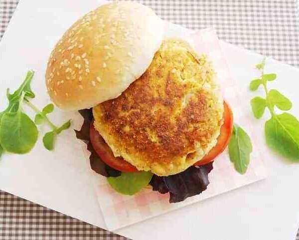 Hamburguesa vegana de garbanzos y tofu