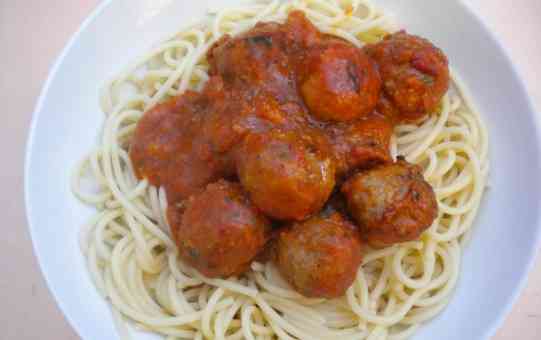 espaguetis albóndigas1