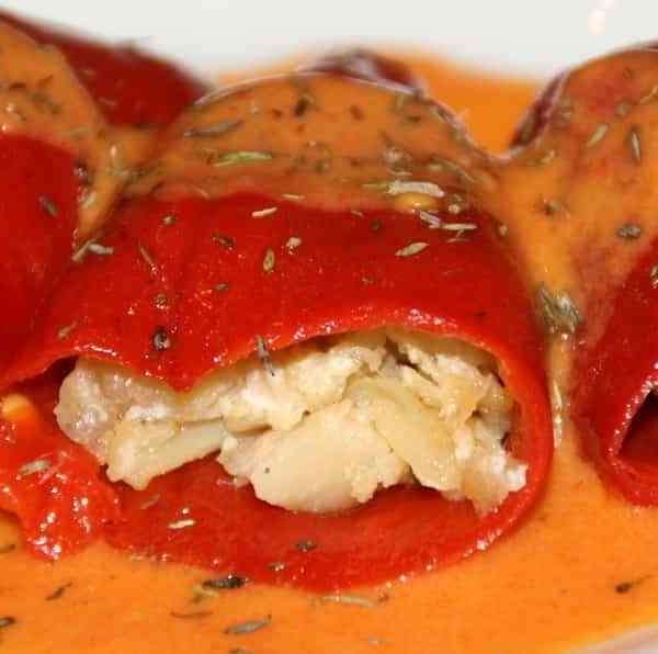Receta de pimientos del piquillo rellenos de langostinos y merluza
