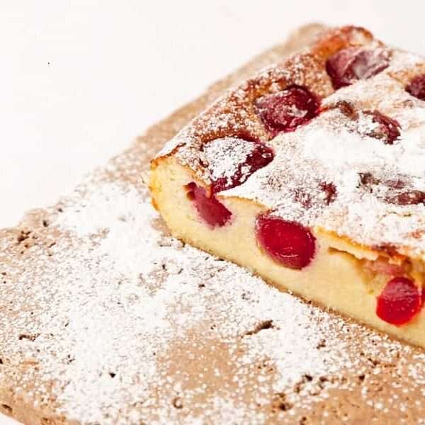 flan de cerezas