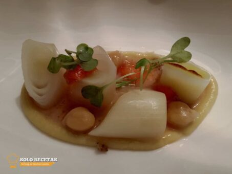 Los puerros del cocido, jugo de jamón y tomate