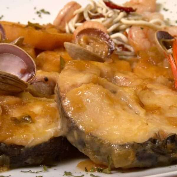 Receta de merluza a la vasca (y el truco de Karlos Arguiñano)