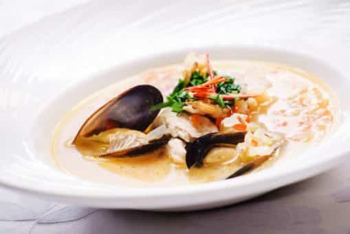 sopa de pescado y marisco