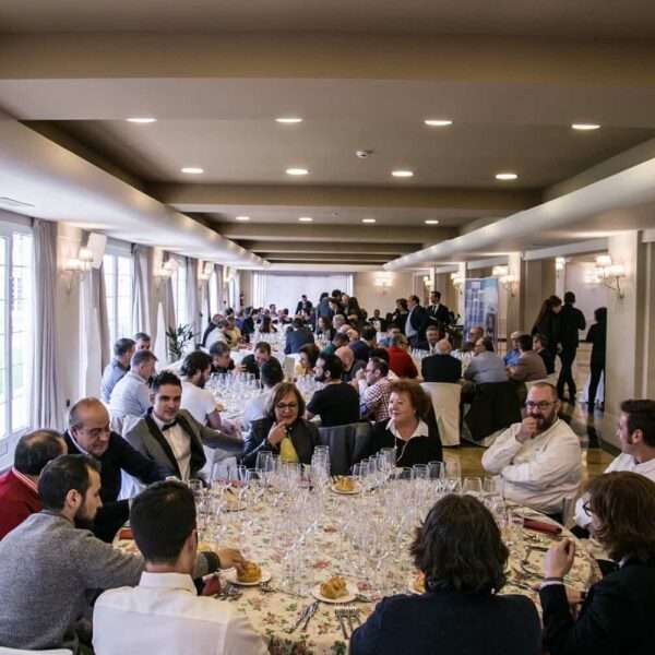 Enólogos reivindican las valoraciones de los vinos en sistema de cata ciega en la gala anual de la guía Wine Up!