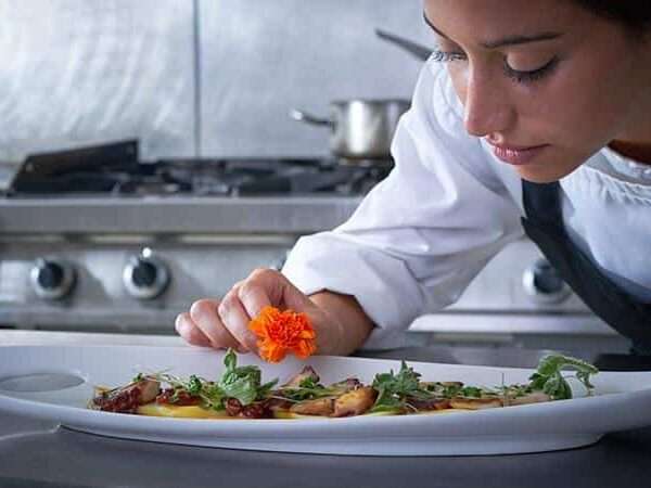 Abrirse paso en el mercado laboral de la hostelería de forma segura
