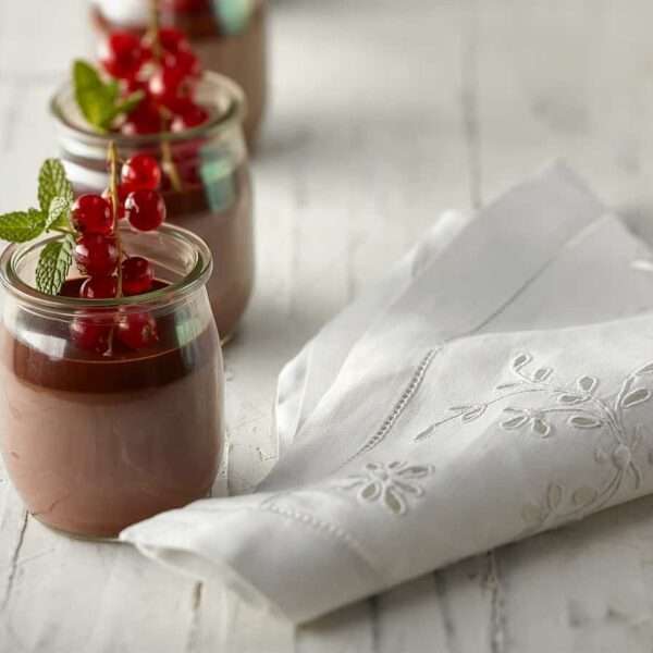 Cuajada de chocolate con frutos rojos