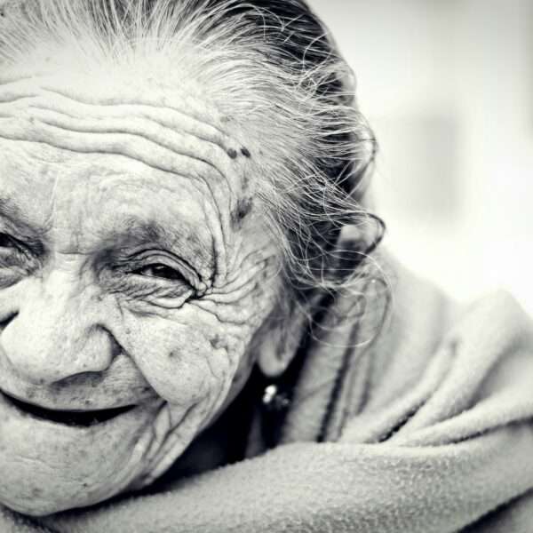 Cómo vivieron más de 110 años: Recetas de los supercentenarios abuelos del mundo