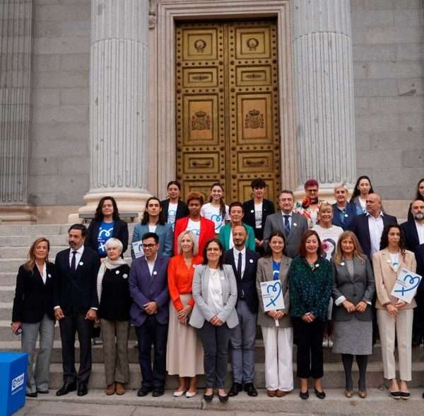 El informe 'Still We Dream: Niñas y jóvenes en situaciones de conflicto' destaca cómo el género y la edad determinan las experiencias en situaciones de conflicto