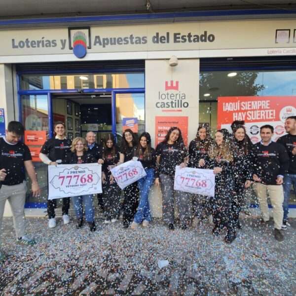 Lotería Castillo de Alaquàs reparte premios de Navidad; expectativa por el Gordo del Niño 2025