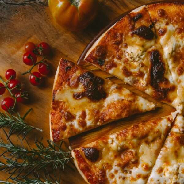 Pizza: los ingredientes que un italiano nunca incluiría en la receta tradicional