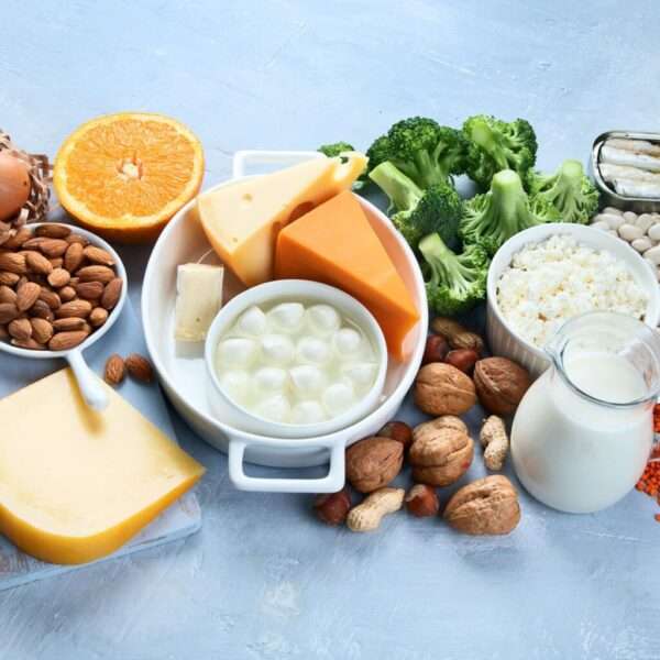 Eider Sánchez, nutricionista de Policlínica Gipuzkoa: "Los alimentos ricos en calcio, zinc, magnesio y proteínas son clave en la prevención de la osteoporosis"