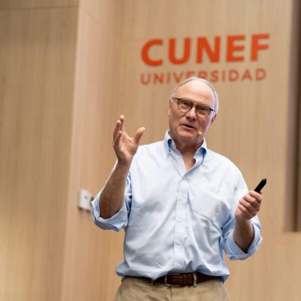 CUNEF Universidad acoge un seminario de David Card, Premio Nobel de Economía 2021