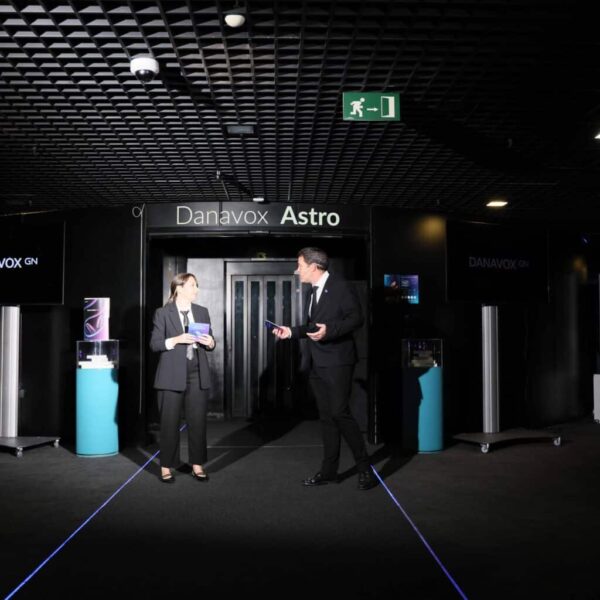 DANAVOX presenta su nueva tecnología ASTRO en el Faro de Moncloa: una experiencia de otro planeta para los audioprotesistas