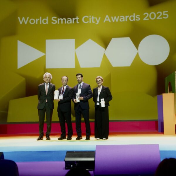 La plataforma saudí Emerge de gestión de emergencias y resiliencia ante las crisis, reconocida entre las mejores soluciones de ciudades inteligentes del mundo en los Premios Smart City 2025