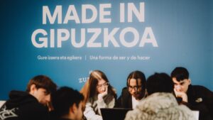 CYBERFRONT reúne en Anoeta a jóvenes y emprendedores en una segunda jornada práctica que refuerza la apuesta de Donostia por la ciberseguridad