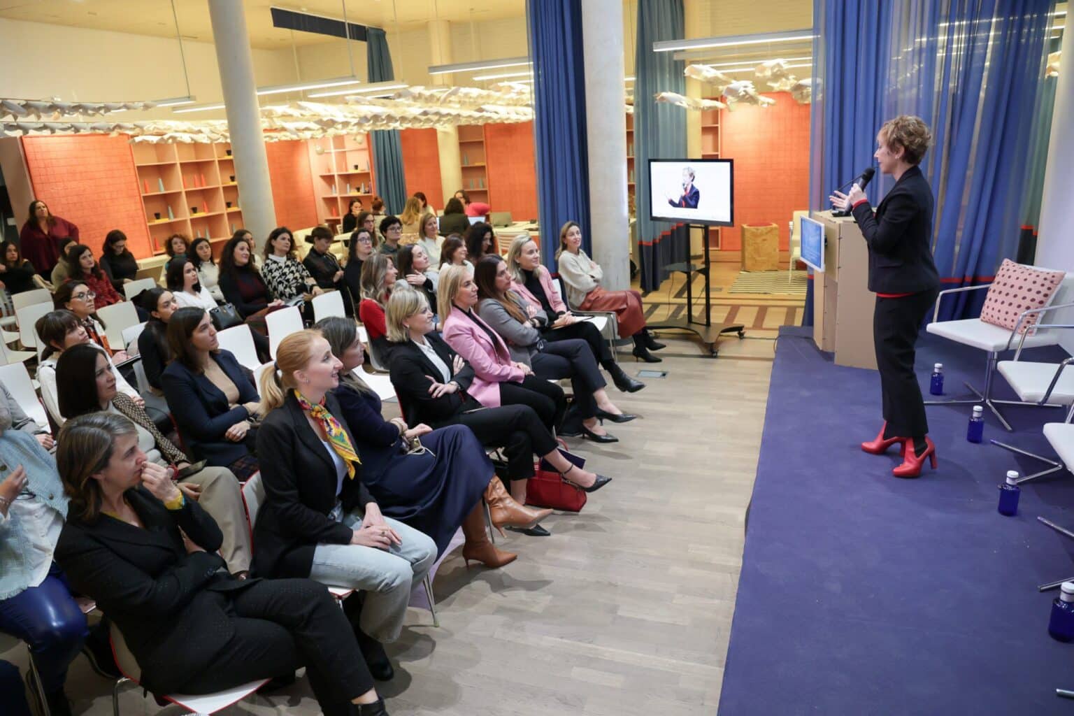 Womanation Congress vuelve a València con las claves sobre qué está pasando con los datos, la privacidad y la tecnología que rodea el mundo