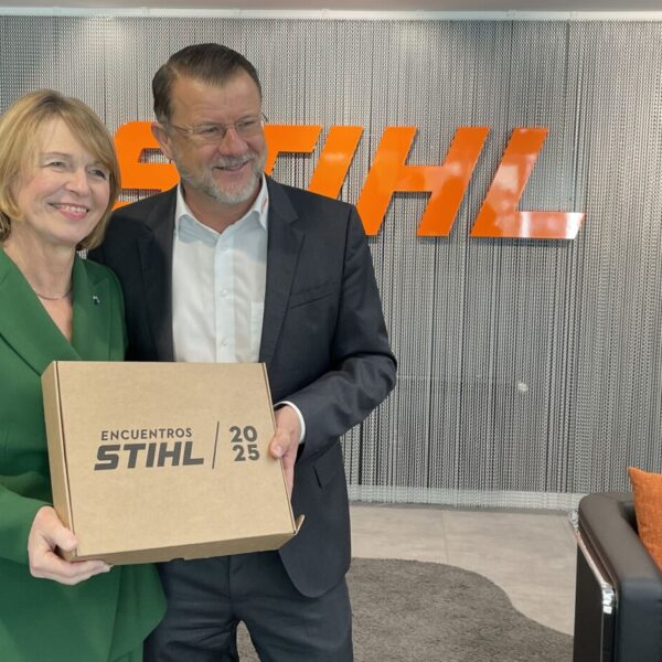 STIHL España recibe la visita de Elke Büdenbender, primera dama alemana