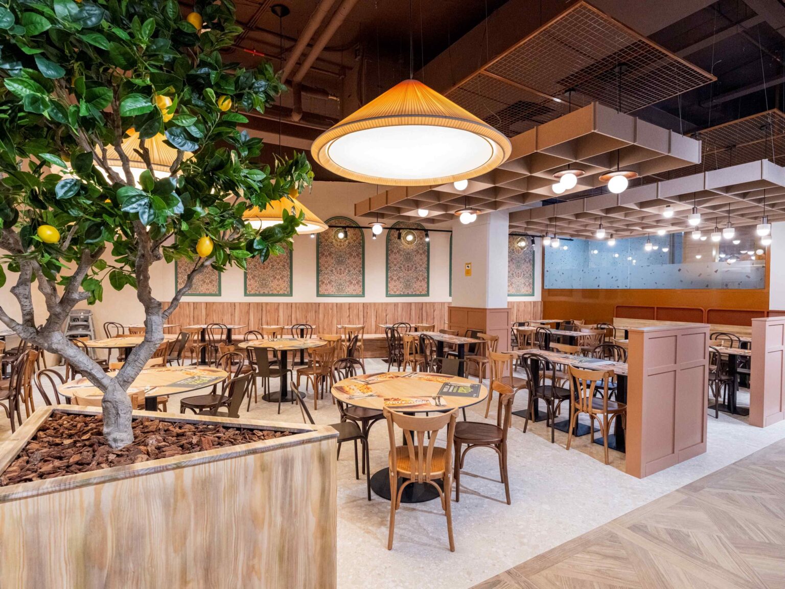 Muerde la Pasta inaugura en Torre Sevilla una nueva era y lleva el buffet todo incluido a otro nivel