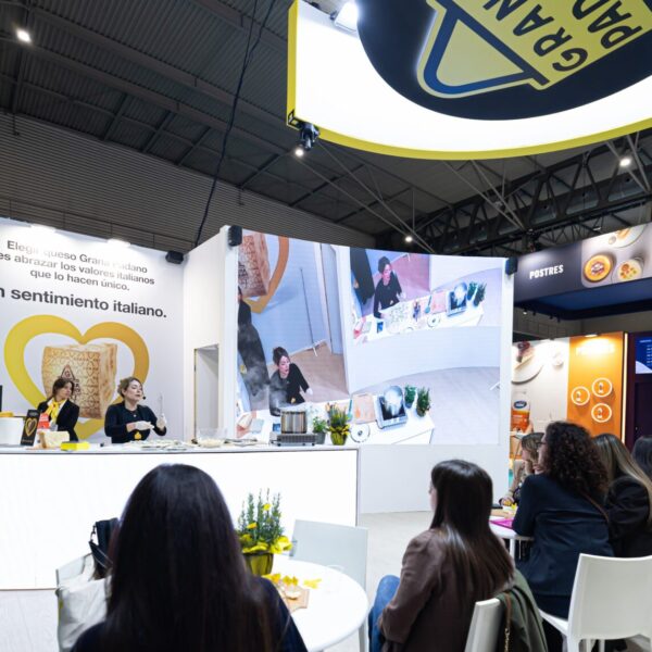 Grana Padano llena de sabor Alimentaria con demostraciones que cautivan al público