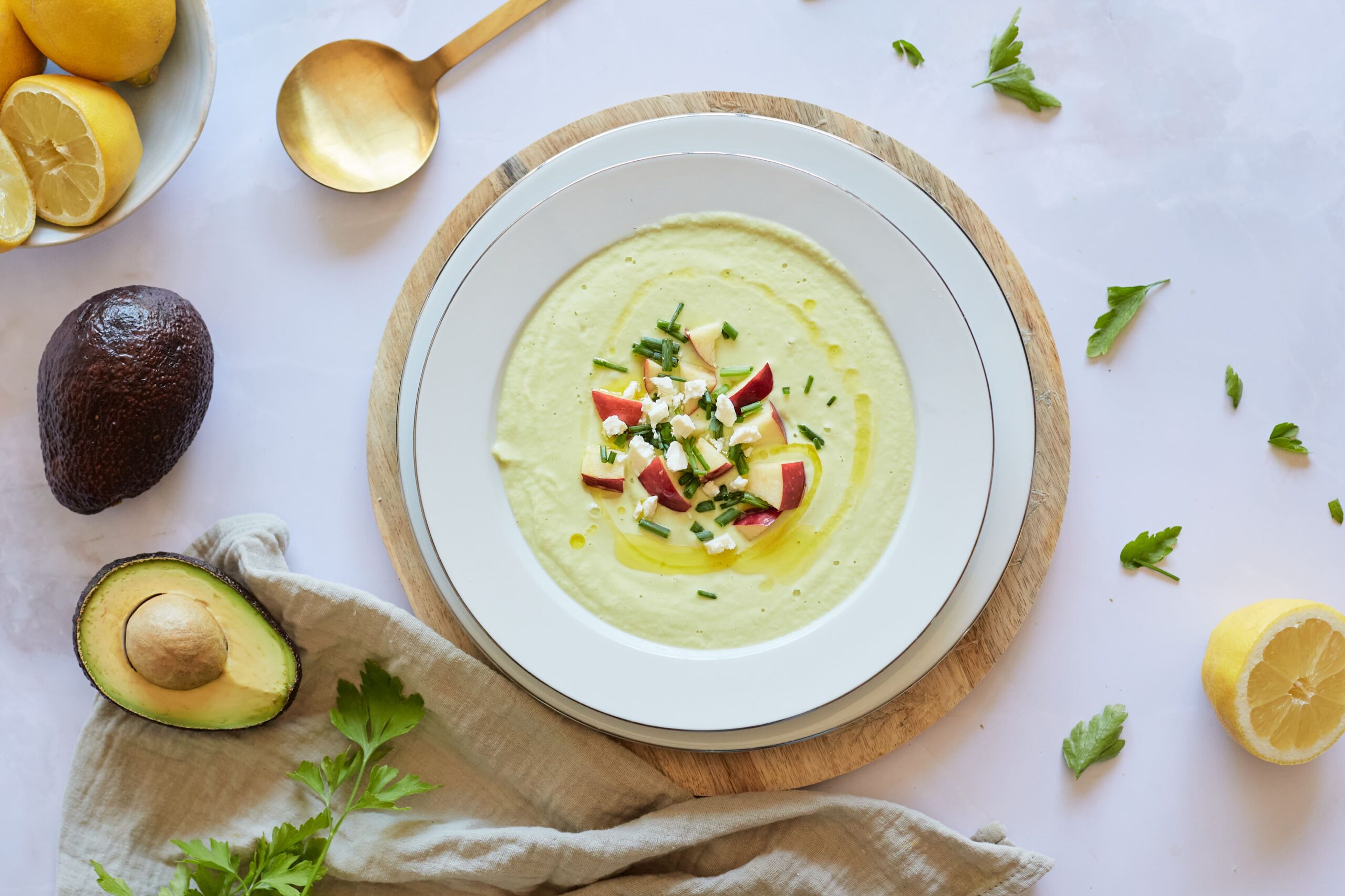 El aguacate, el aliado de los nutricionistas para mantenerse hidratado durante el verano 2 Crema Fria WAO 1 scaled